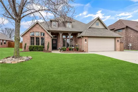 11 NE Dawn Hills Dr, Bentonville, AR 72712
