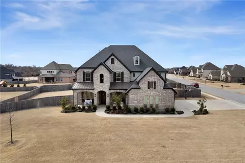 207 Torrance Dr, Cave Springs, AR 72718