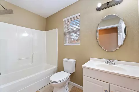 Bath - 22678 E War Eagle Rd, Springdale, AR 72764 photo 3 of 5
