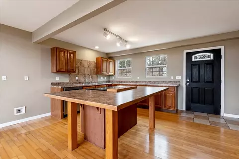 Kitchen - 22678 E War Eagle Rd, Springdale, AR 72764 photo 5 of 6