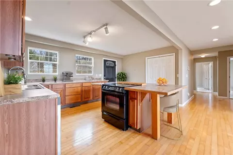 Kitchen - 22678 E War Eagle Rd, Springdale, AR 72764 photo 3 of 6