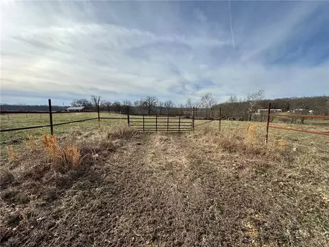 17169 Peterson Rd, Gentry, AR 72734