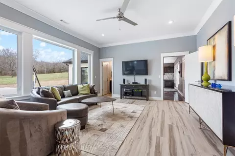 Living - 19369 Neills Bluff Rd, Springdale, AR 72764 photo 3 of 7