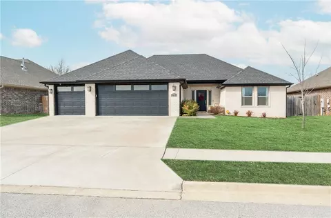 850 Bob Glen Cir, Centerton, AR 72719