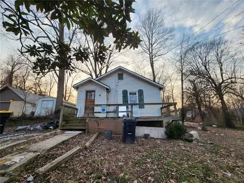 704 Spruce St, Harrison, AR 72601