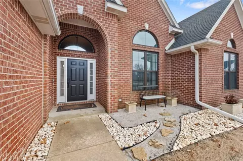 4416 W Arlington Dr, Rogers, AR 72758