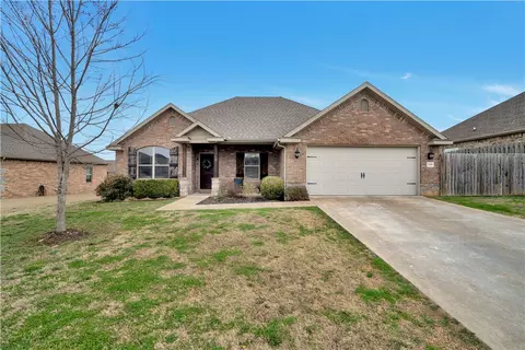 1120 Infantry Ln, Prairie Grove, AR 72753