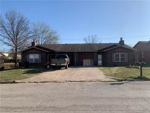 2416 W And 2418 W Olrich St, Rogers, AR 72758