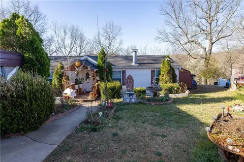 12822 Bryant Ln, Rogers, AR 72756