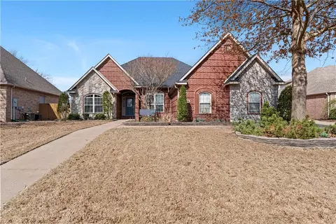 2212 SW Pinoak Ave, Bentonville, AR 72712