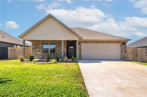 2000 E Hudson Dr, Siloam Springs, AR 72761