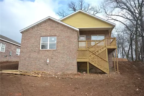 1316 Valley Dr, Gentry, AR 72734