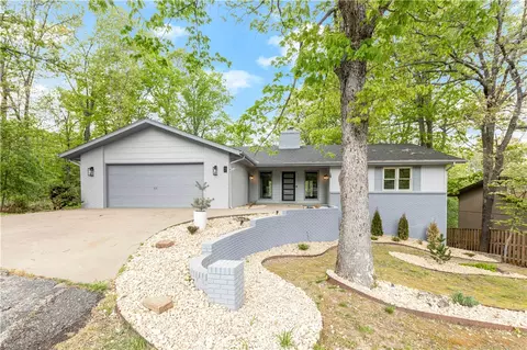 3 Fenchurch Dr, Bella Vista, AR 72715