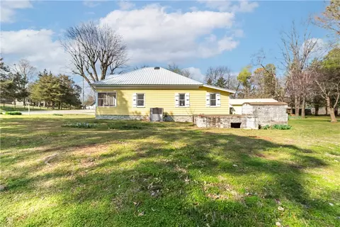 Exterior - 154 Main St, West Fork, AR 72774 photo 5 of 10