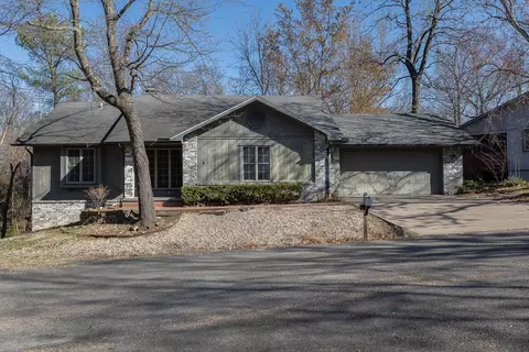 4 Frome Ln, Bella Vista, AR 72715