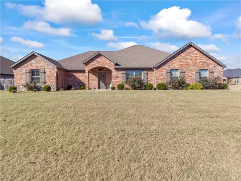 1020 E Quail Hollow Dr, Bentonville, AR 72713