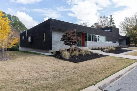 830 Pembroke Rd, Fayetteville, AR 72701
