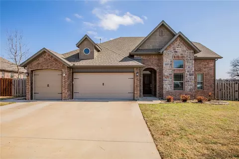 6211 S 56th St, Rogers, AR 72758
