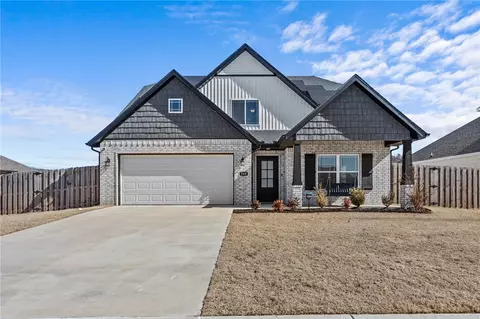 208 S Benchmark Ln, Fayetteville, AR 72704