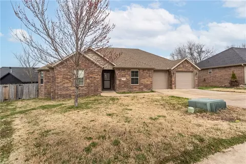 3008 Scotia Ln, Bentonville, AR 72712