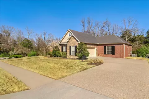 3396 N Doyne Hamm Dr, Fayetteville, AR 72703