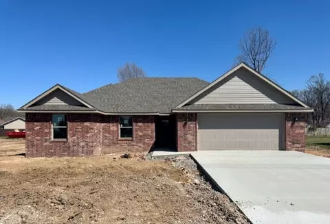 600 Pioneer Ln, Gentry, AR 72734