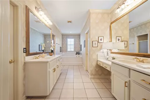 Bath - 10912 Greyfriar Ln, Fort Smith, AR 72908 photo 1 of 7