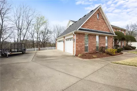 Exterior - 10912 Greyfriar Ln, Fort Smith, AR 72908 photo 8 of 13