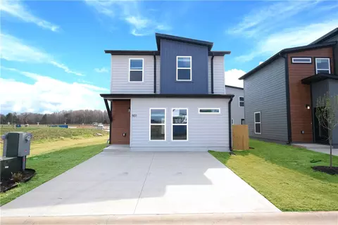 901 New York Ave, Bentonville, AR 72713