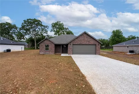 508 Pioneer Ln, Gentry, AR 72734