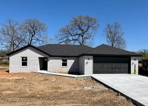 504 Pioneer Ln, Gentry, AR 72734