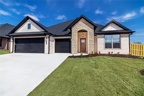 1216 Cittadella Ave, Tontitown, AR 72762