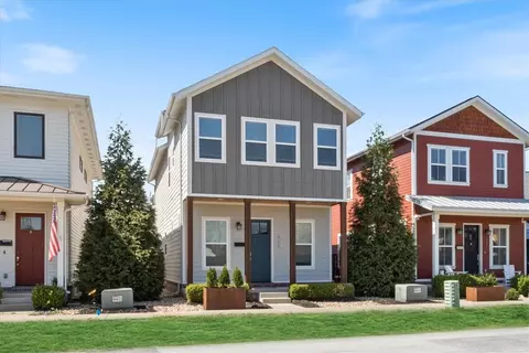 466 SW B St, Bentonville, AR 72712