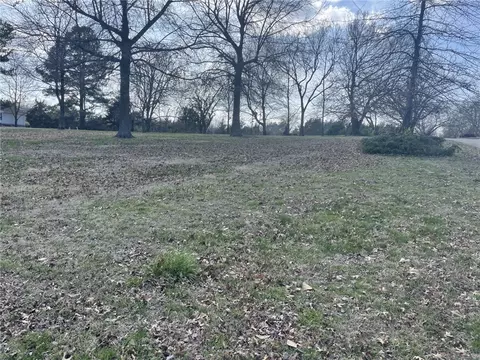 Club Oak & Country Club Drive, Fayetteville, AR 72701