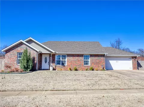 34 Marvel St, Farmington, AR 72730