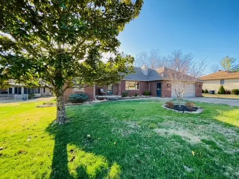 2046 Shadow Oaks Dr, Mountain Home, AR 72653