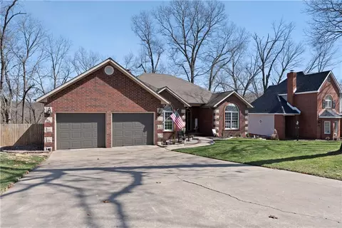 2700 NW Linebarger Ln, Bentonville, AR 72712