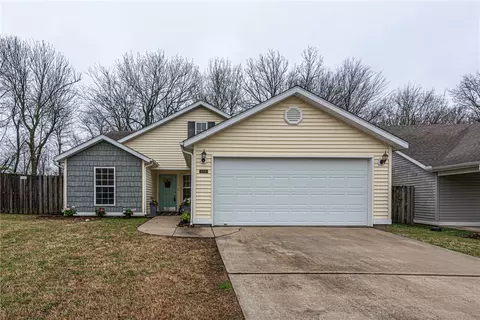 4349 W Serviceberry Dr, Fayetteville, AR 72704