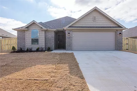 4351 W Topeka Ave, Fayetteville, AR 72704