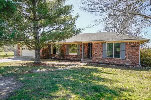 10955 Otter Rd, Prairie Grove, AR 72753