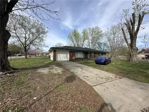 2105 Wood St, Rogers, AR 72756