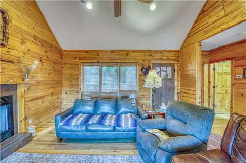 Living - 19762 Ar 74 E, Jasper, AR 72641 photo 3 of 3