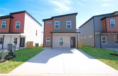 861 Tennessee Ave, Bentonville, AR 72713
