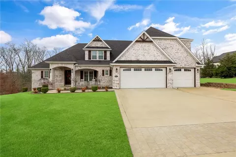 1442 Le Chesnay Dr, Centerton, AR 72719