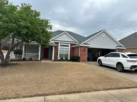 2155 Wolf Creek Dr, Fayetteville, AR 72703