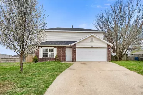 900 SW Hopi Cir, Bentonville, AR 72712
