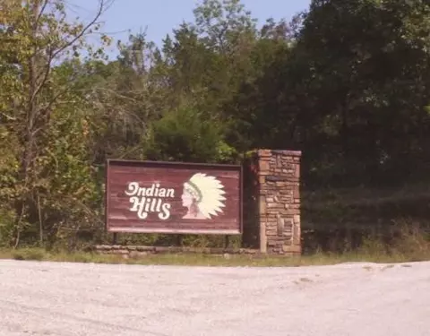 15 Mohawk Ln #12, Holiday Island, AR 72631