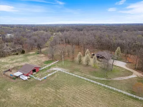 23301 Westpoint Rd, Gentry, AR 72734