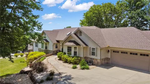 9 Jarrod Dr, Bella Vista, AR 72714