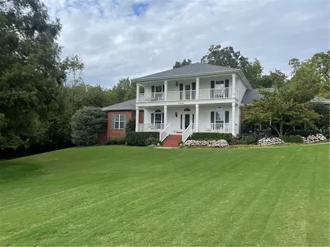 4018 E Churchill Dr, Fayetteville, AR 72701